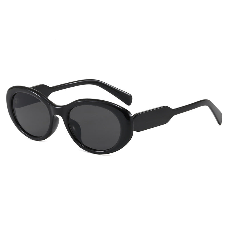 Caelum oval sunglasses in Black Smoke
