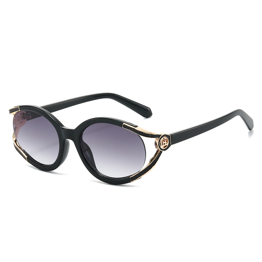 Flare cat-eye sunglasses in Black Violet