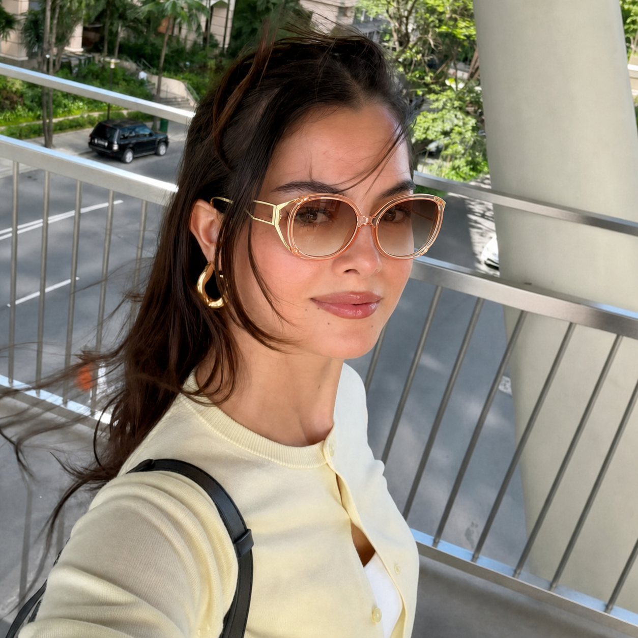 Ignis Clear Peach Gradient geometric round sunglasses on model