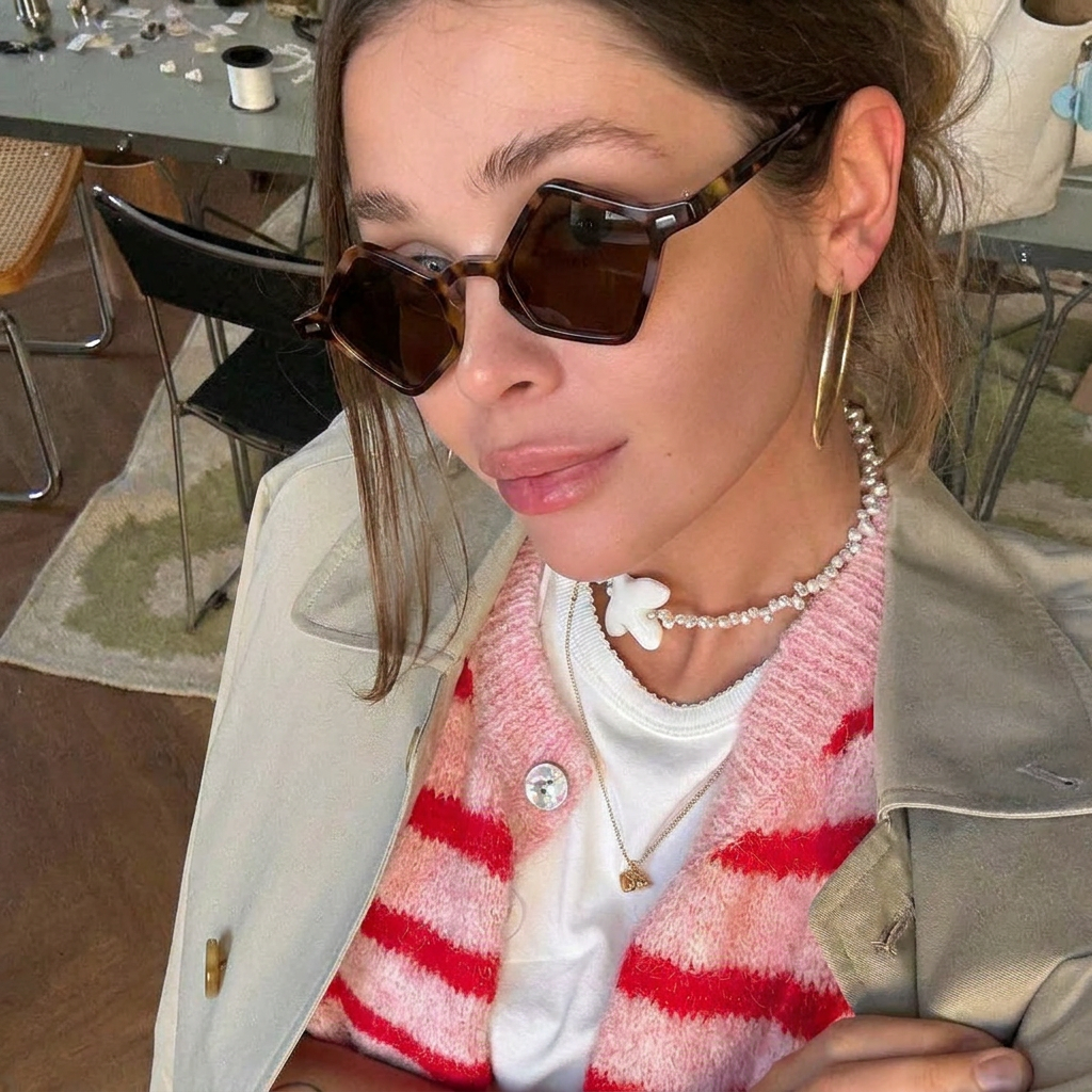 Lagoon Tortoise Smoke diamond sunglasses lifestyle view