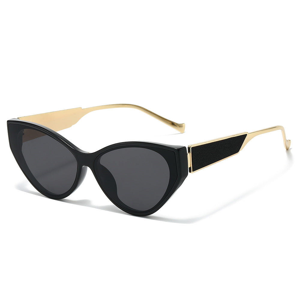 Lyra cat-eye sunglasses in black smoke