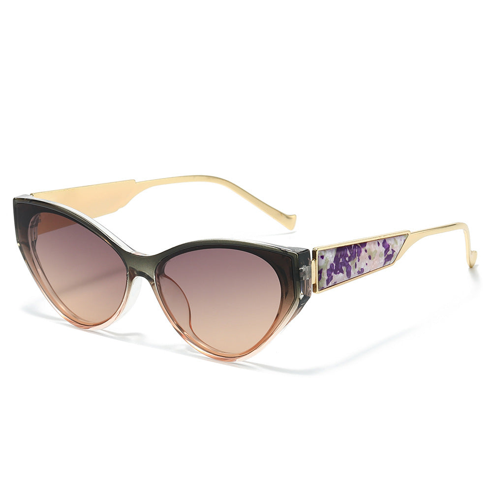 Lyra cat-eye sunglasses in black pink gradient