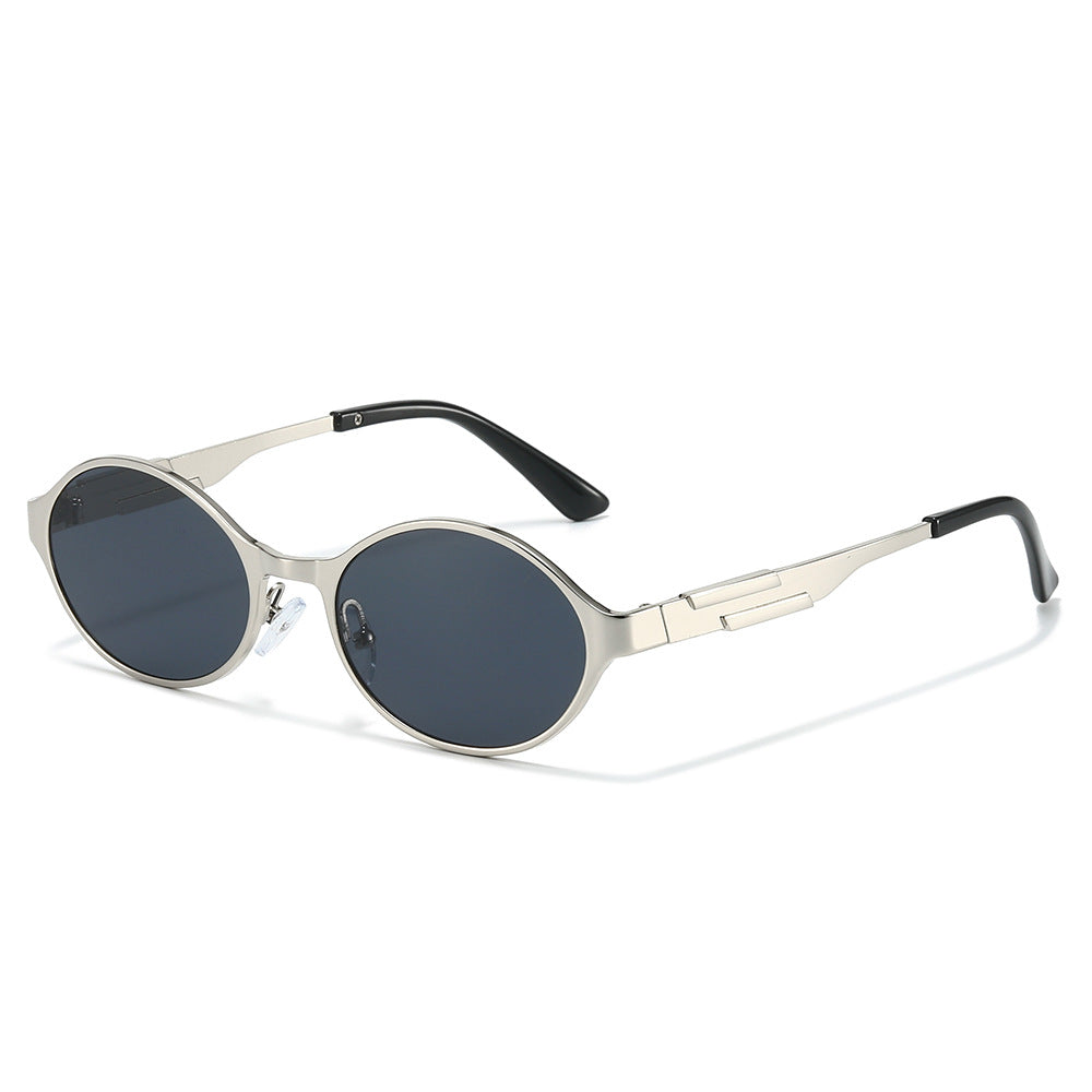 Presto oval sunglasses in Silver Smoke