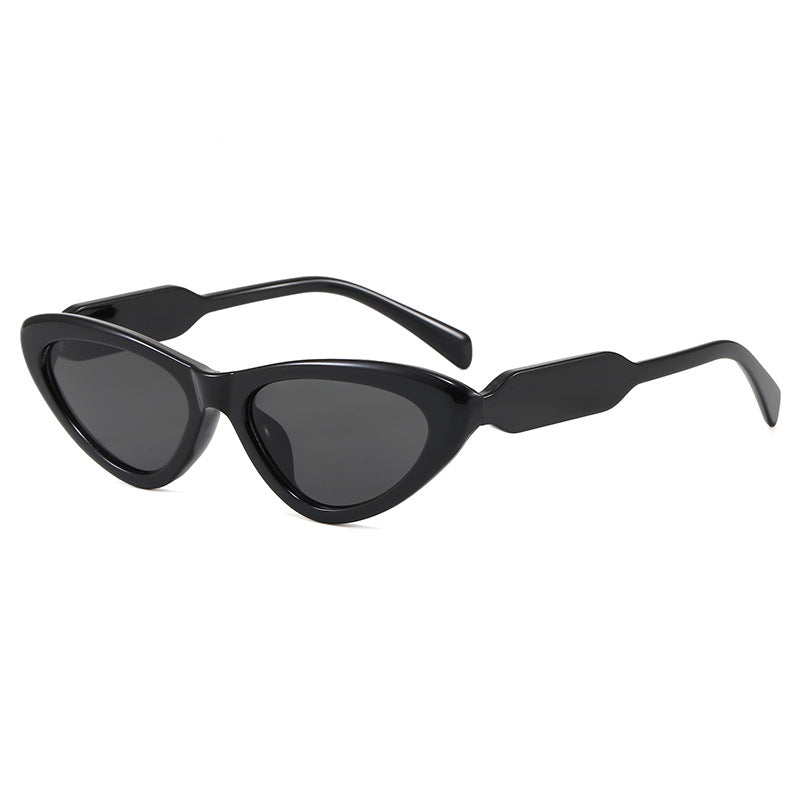 Rayne cat-eye sunglasses in Black Smoke