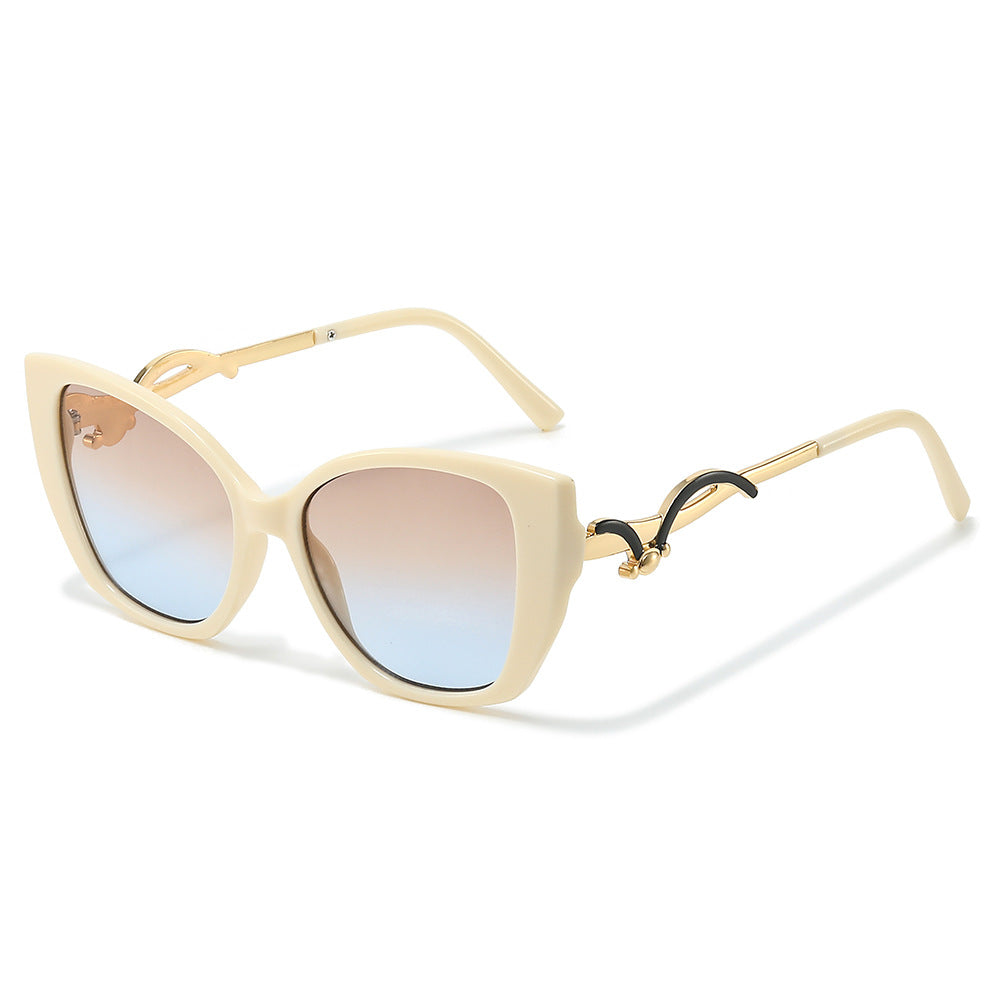 Sage cat-eye sunglasses in Cream Blue