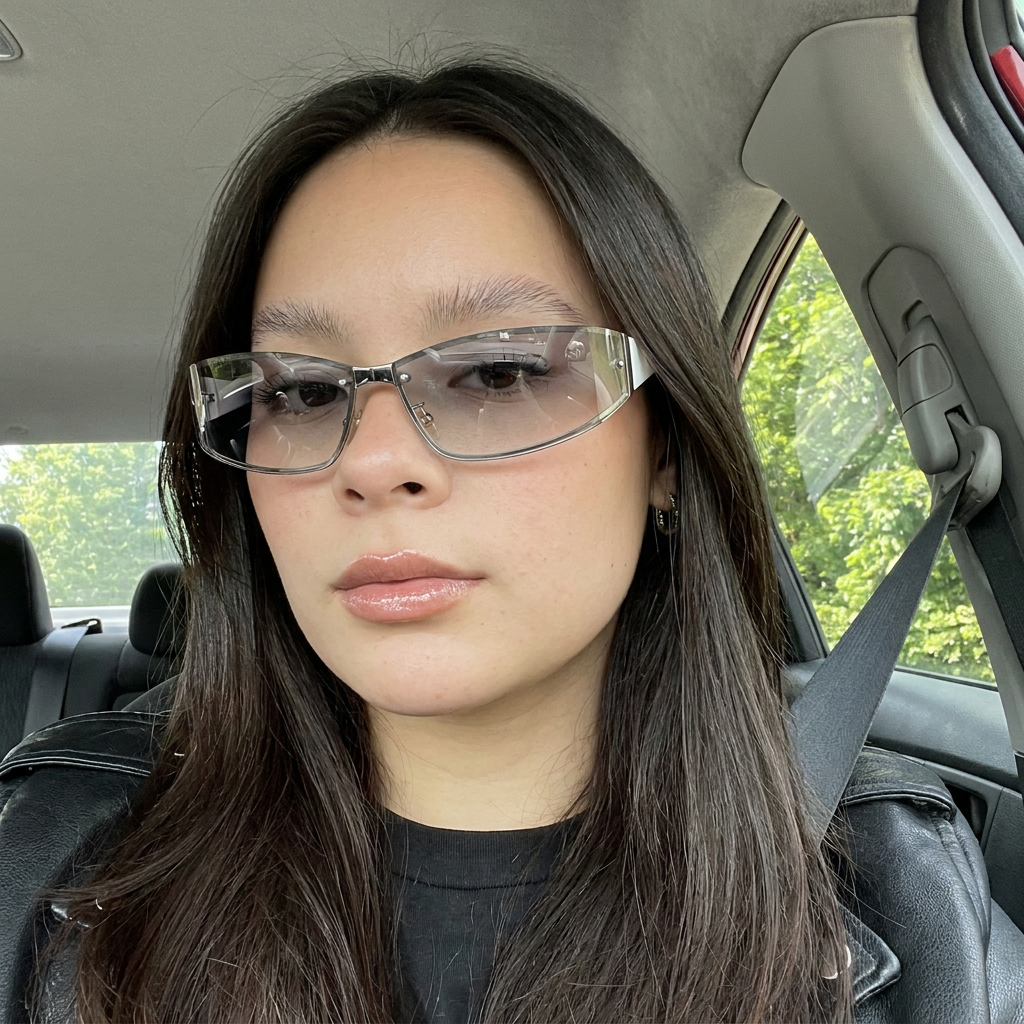 Vibe silver smoke sunglasses on model
