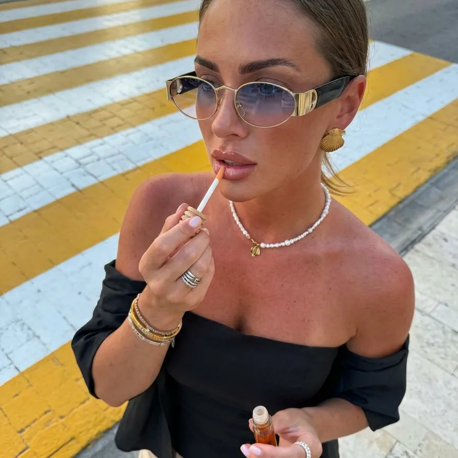 Zephyr Gold Lavender oval sunglasses on model