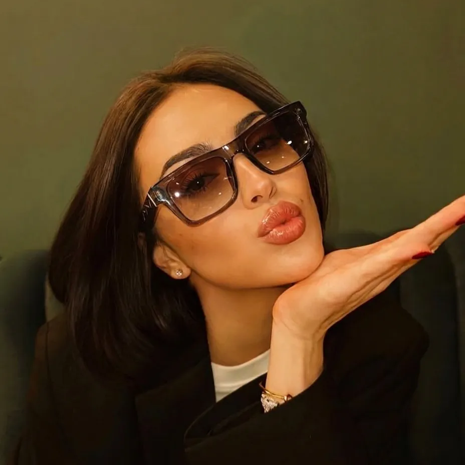 Zero Taupe Pink square sunglasses on model